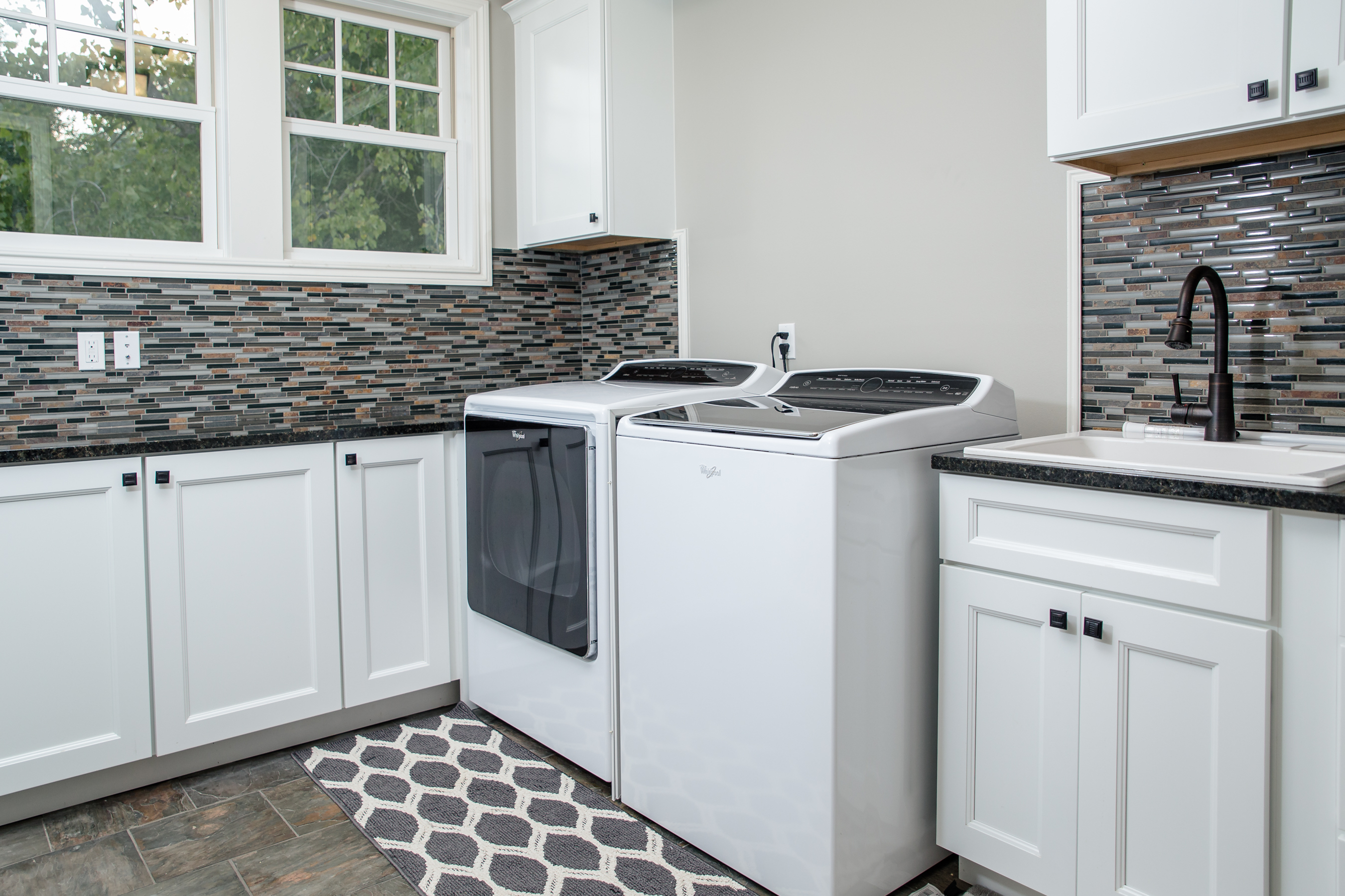 Woodline Building Company Project: Two-Story Craftsman Laundry Room