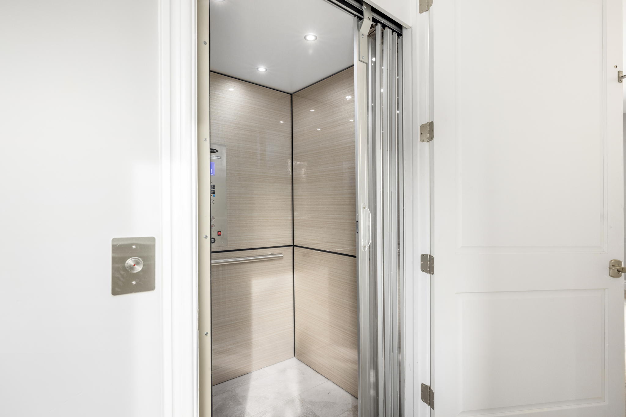 Woodline Building Company Project: Brick Ranch Interior Elevator