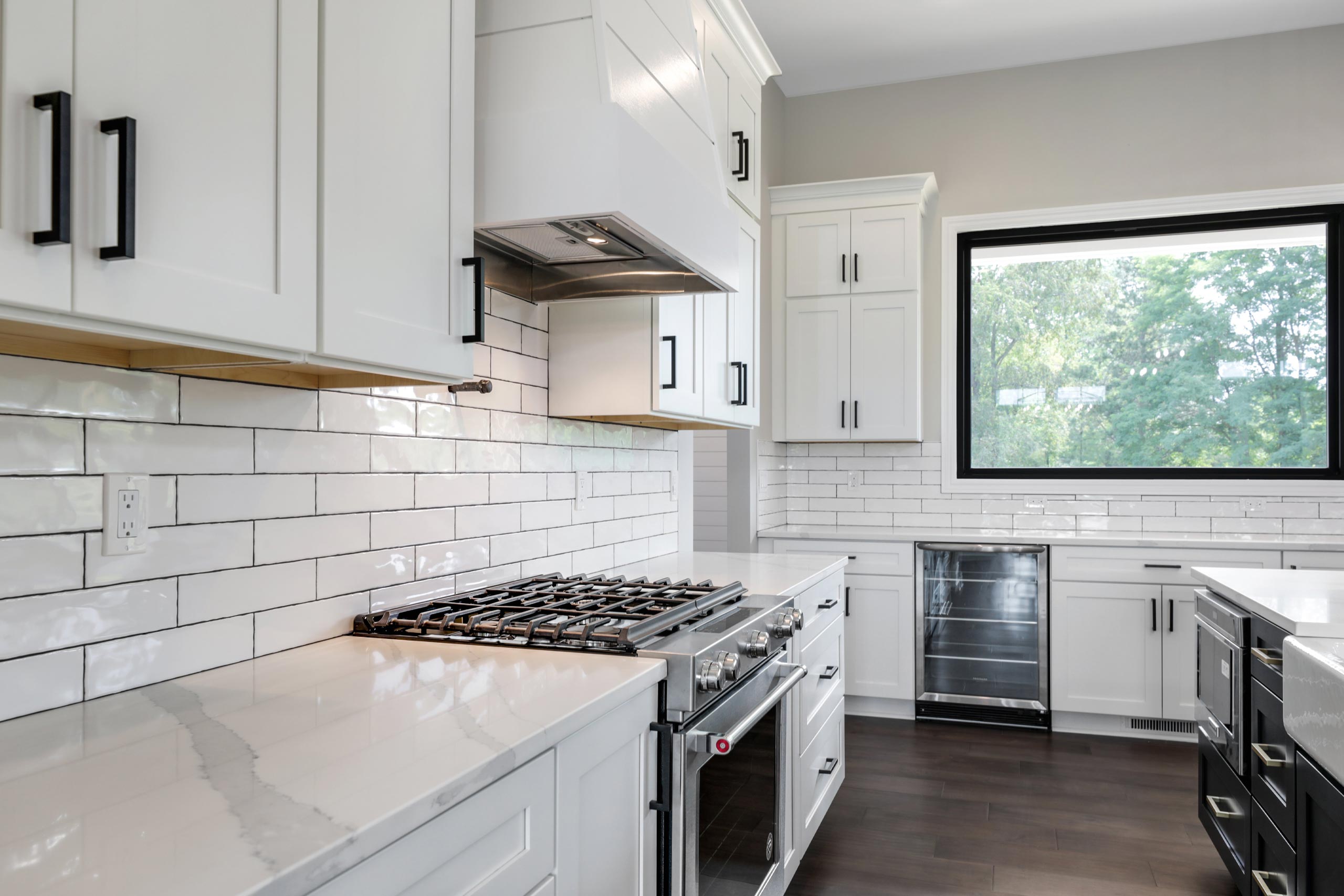 Woodline Building Company Project: Contemporary Farmhouse Interior Kitchen Three Quarter Range View