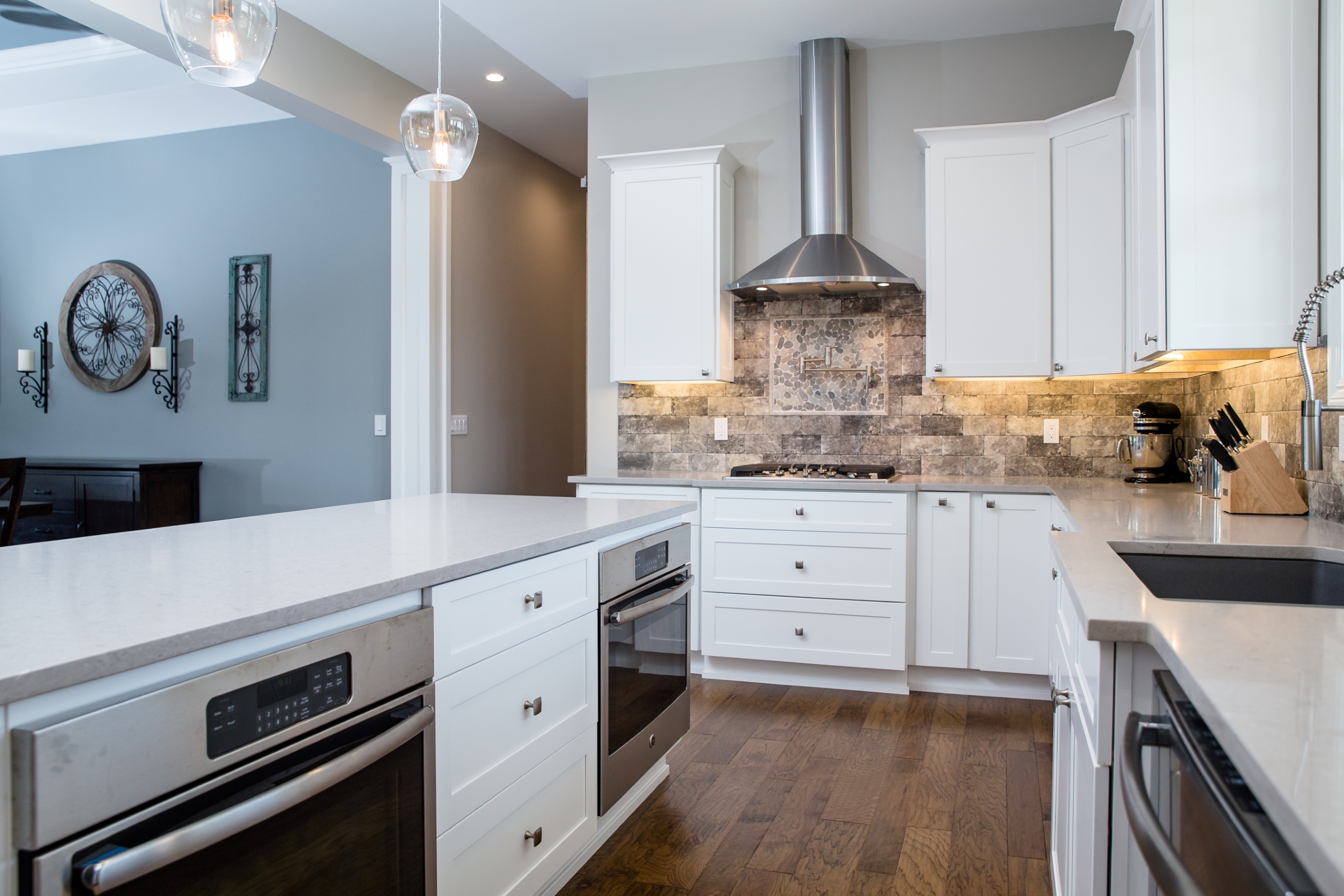 Woodline Building Company Project:Sprawling Ranch Kitchen Island