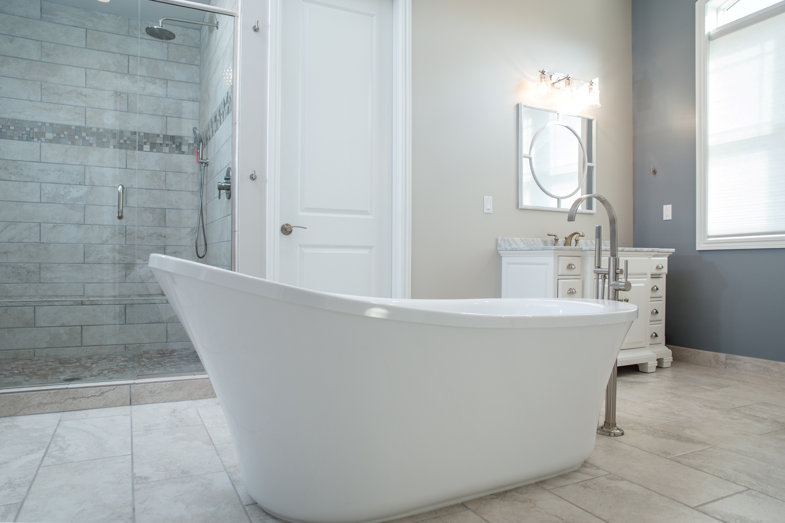 Woodline Building Company Project: Sprawling Ranch Bath Tub