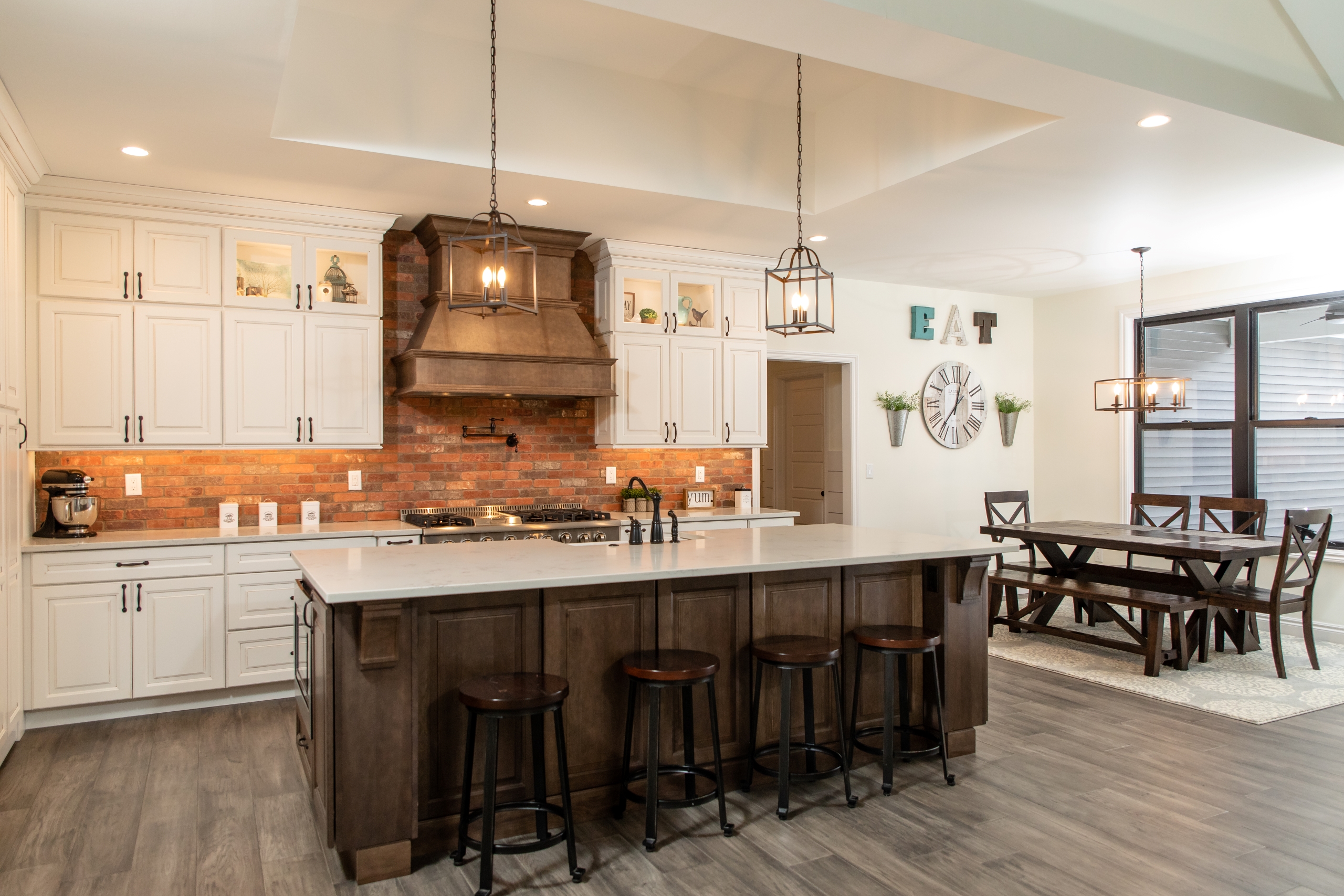 Woodline Building Company Project: Modern Farmhouse Living Room & Fireplance