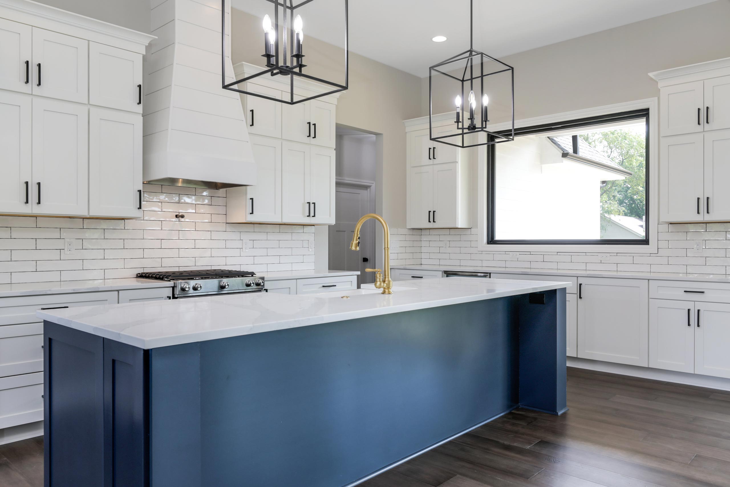 Woodline Building Company Project: Contemporary Farmhouse Interior Kitchen